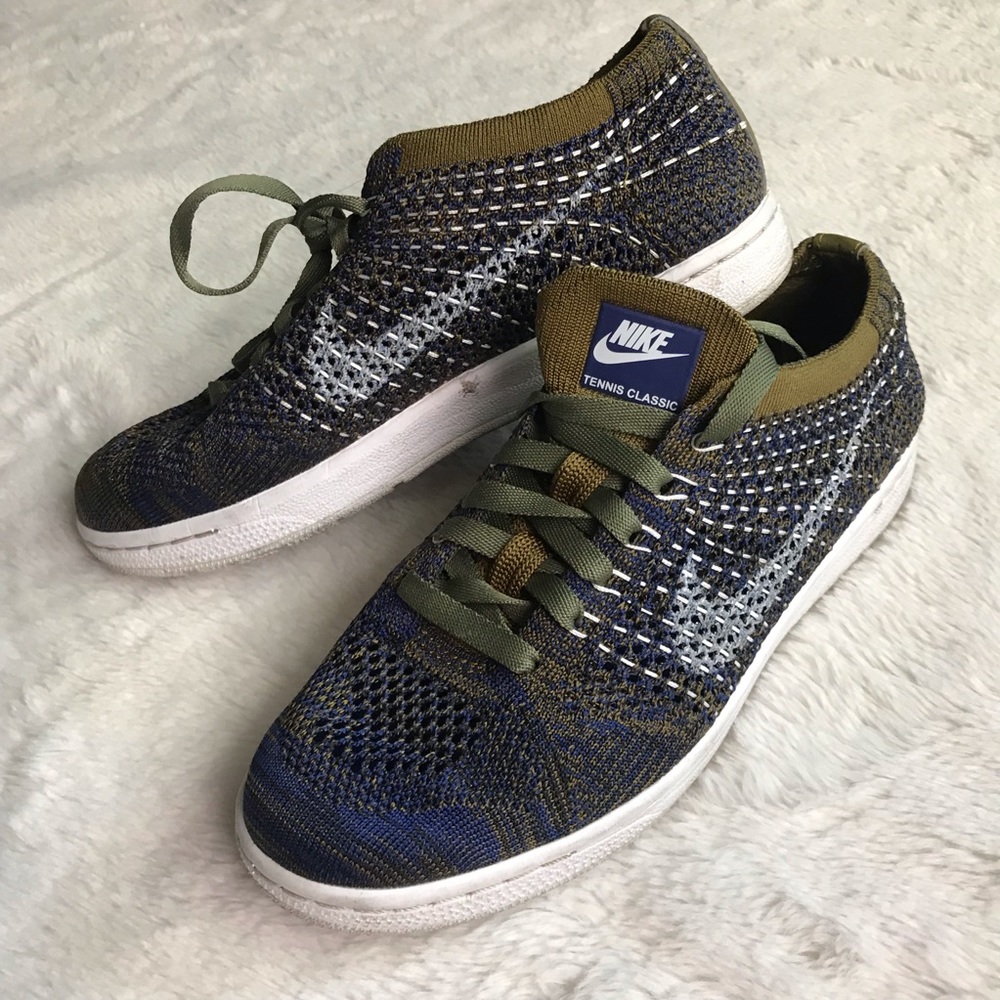Nike Tennis Shoes